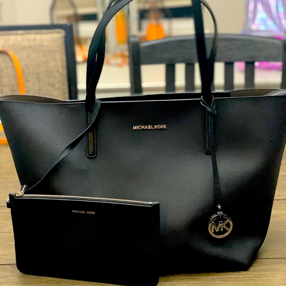 Michael Kors tote bag with wristlet